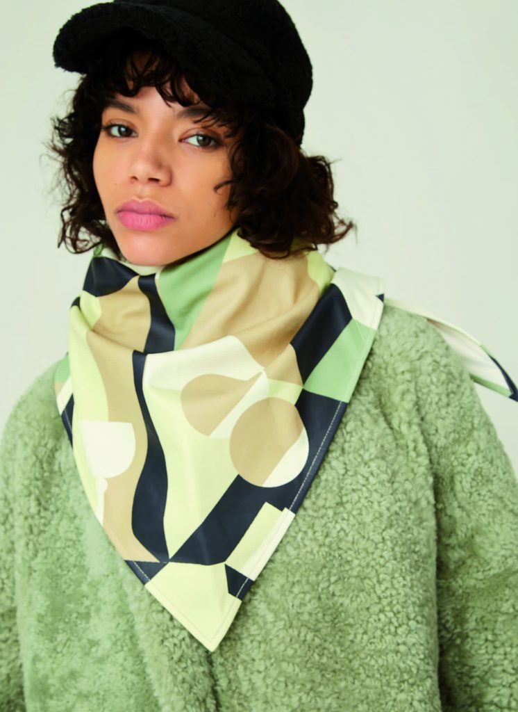 02-MAXI-BANDANA-printed-leather-MIX-LIME-COLLECTION-SPRUNG-2021
